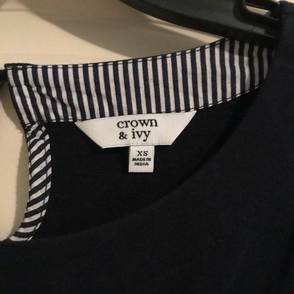 Crown and Ivy top - Picture 2 of 4